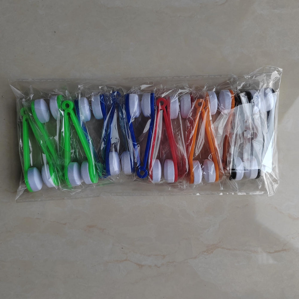 Packaging display of 12 microfiber cleaner brushes