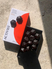 Box showing 30 gummies, 180 g (6.3 oz)
