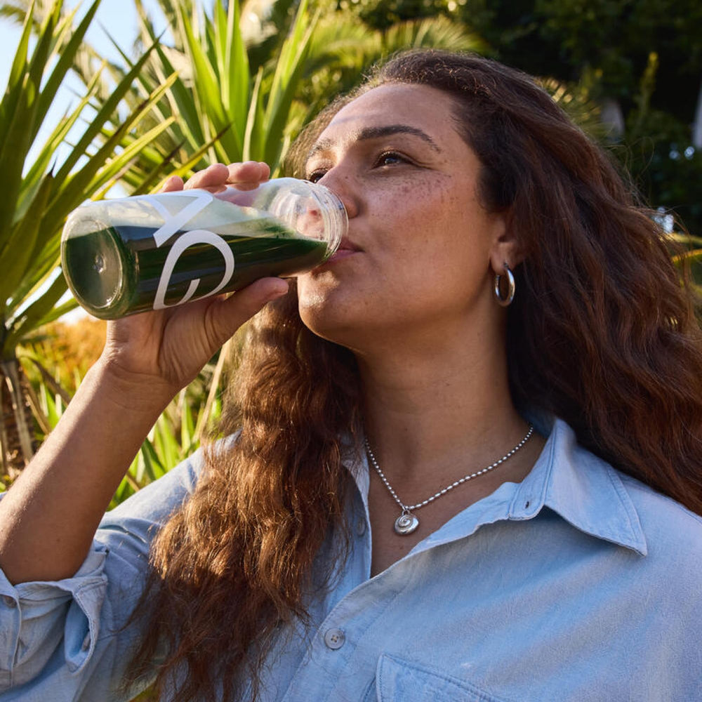 AG1 pineapple vanilla flavor highlighting refreshing taste profile for daily use.