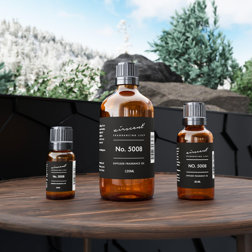 Illustration of fragrance notes: whiskey, tobacco, vanilla, cacao