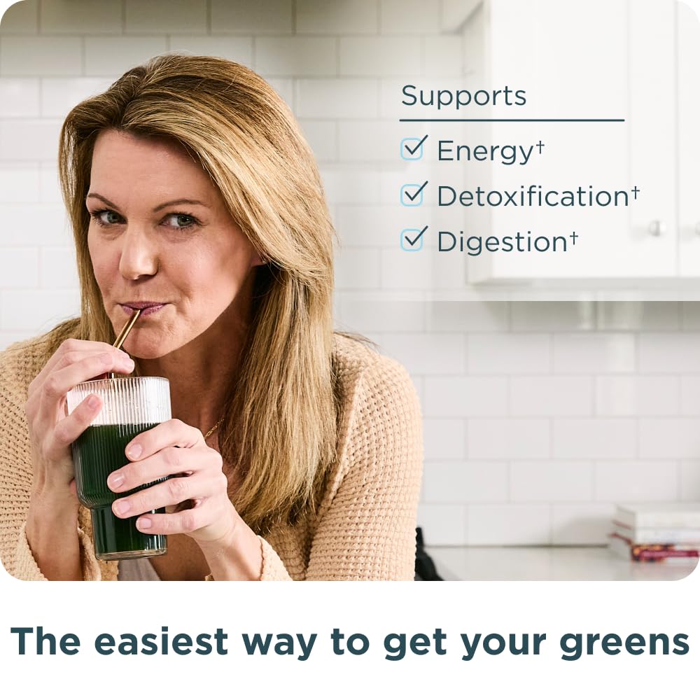 Kale and spinach greens with additional organic ingredients in SuperGreens