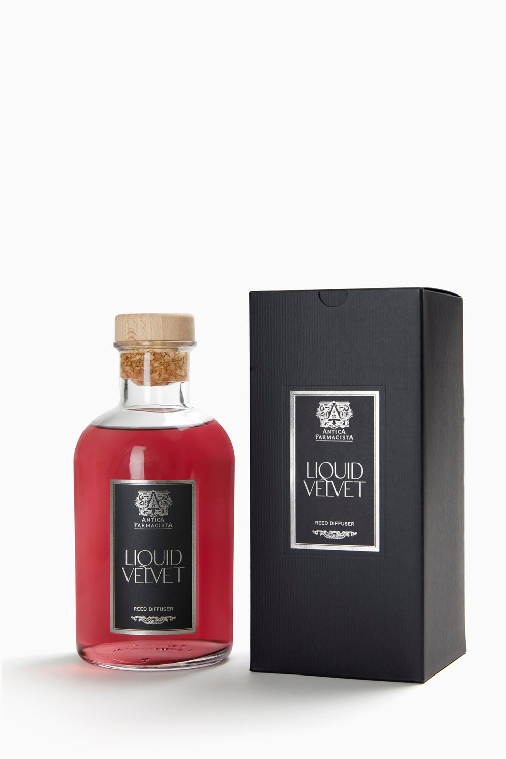 Close-up of diffuser reeds with Liquid Velvet fragrance by Antica Farmacista.