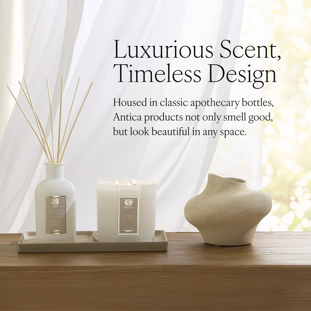 Close-up of Warm White fragrance notes