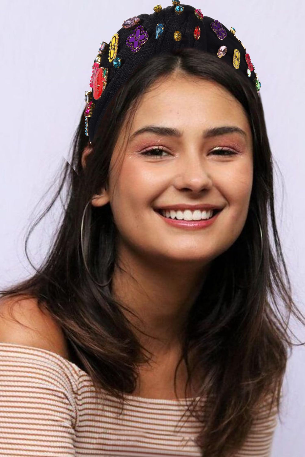 ARATLENCH FRI-YAY anti-slip headband stays put through daily classroom tasks.