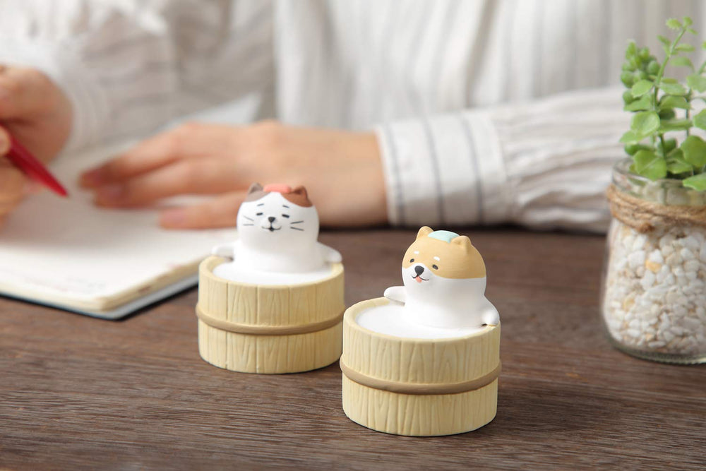 Close-up of ceramic texture - animals with heart diffuser