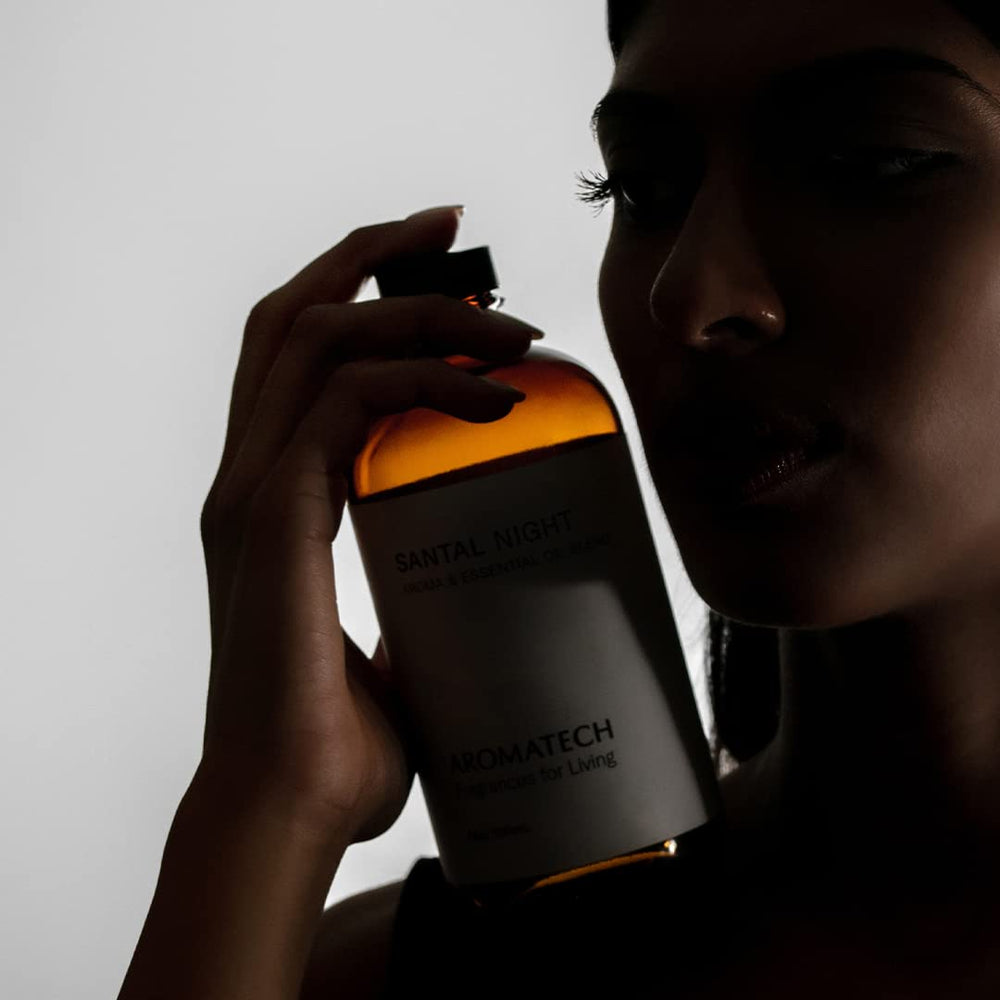 AromaTech Santal Night packaging and diffuser oil bottle display