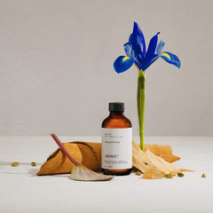 Close-up packaging of AromaTech Santal & The Hotel Set