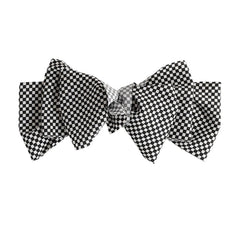 BBTDIN grosgrain bow hair clip offers secure wear for kids.