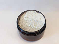 Bent onite clay and Himalayan salt in the powder mix