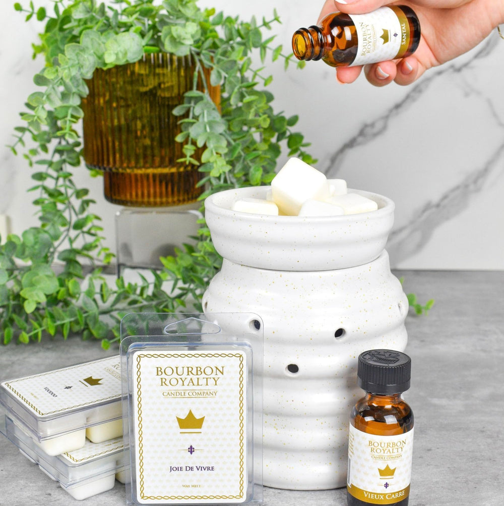 Bourbon Royalty Versailles wax cubes release gilded musk and jasmine aroma for elegant spaces.