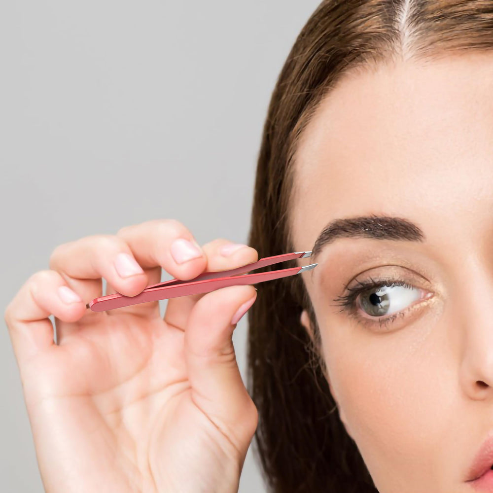 BuleVina crystal rhinestone design adds subtle sparkle to your makeup routine.