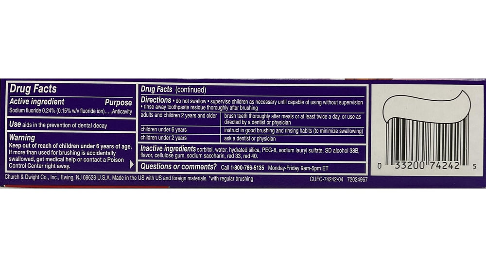 Pack of 12 Close-Up fluoride toothpaste red gel 4 oz tubes