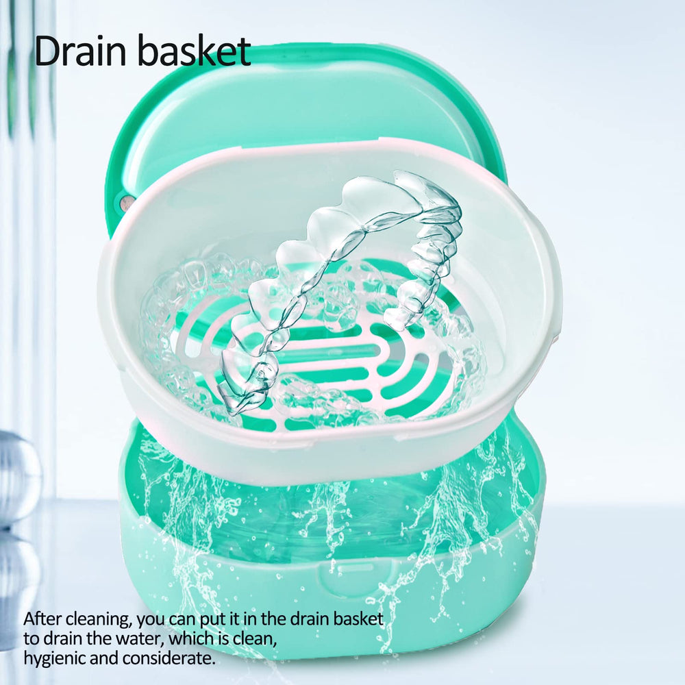 Compact portable denture cup with lid
