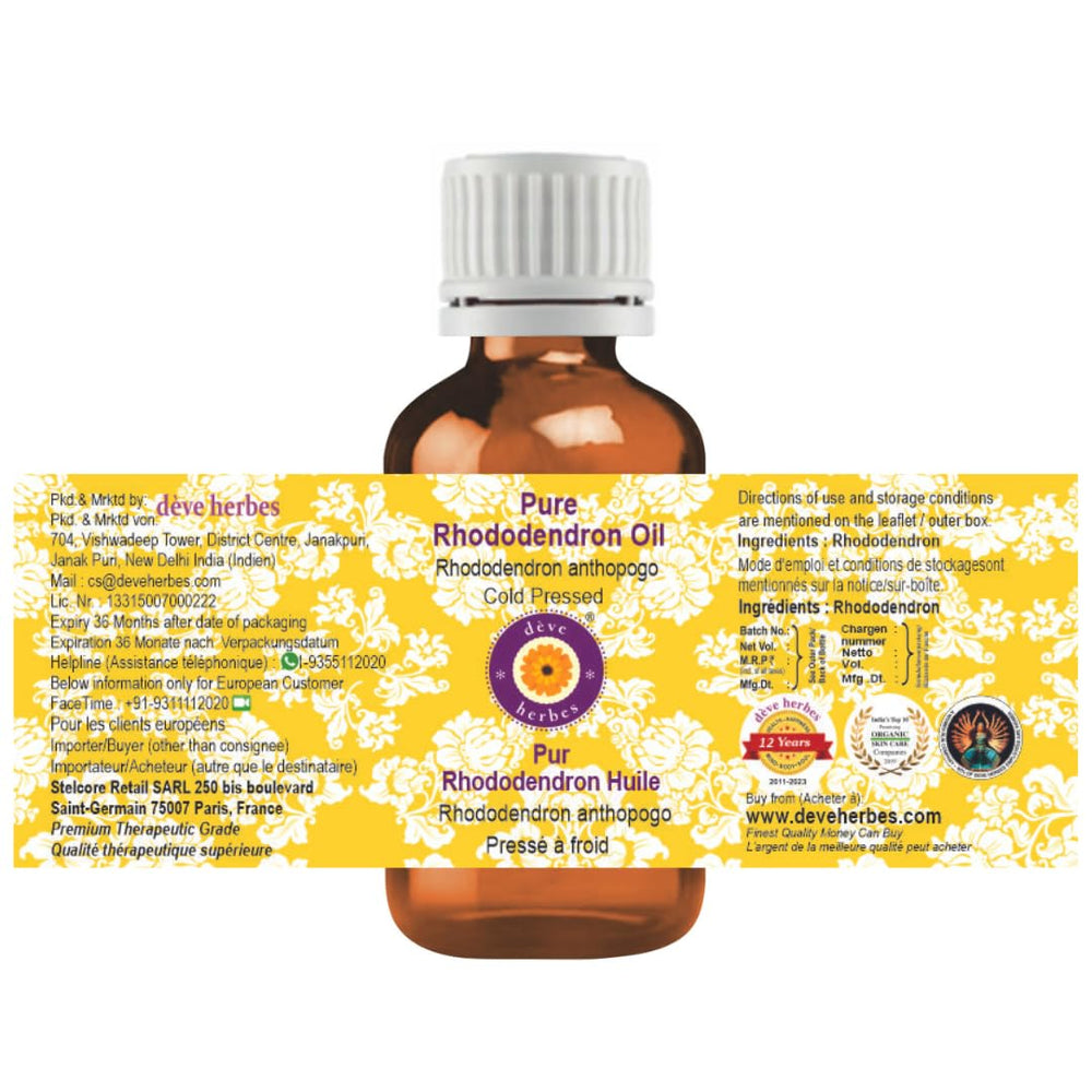 Deve Herbes Rhododendron Oil hands applying oil for soothing massage prep