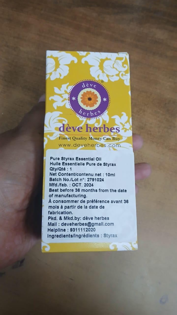 Product shot of Styrax essential oil by Deve Herbes with bottle and label