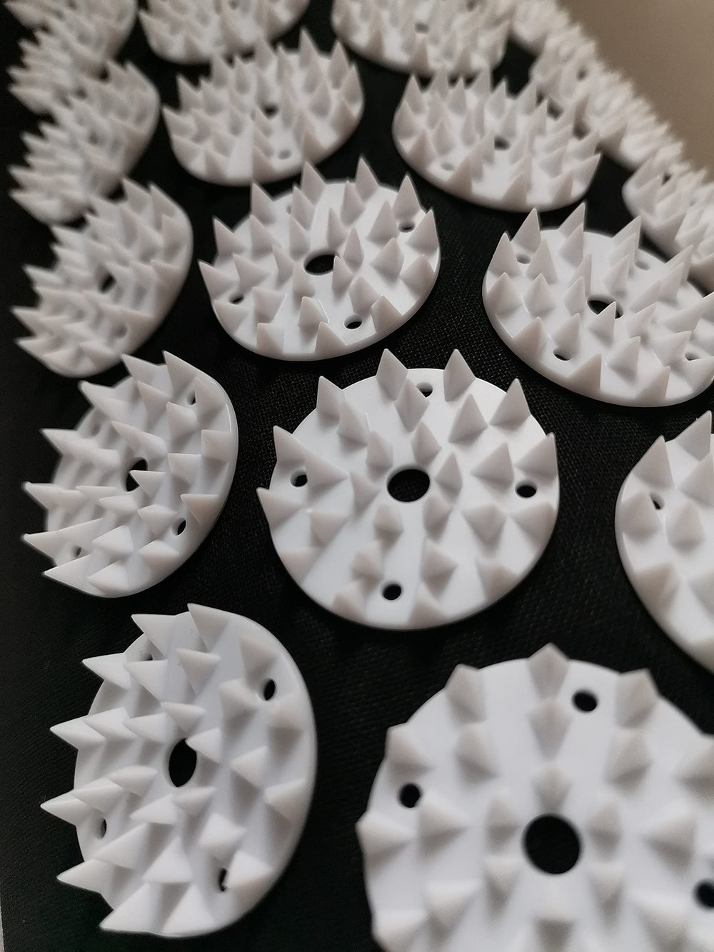 Natural fabric and sponge interior of the DoroSun pillow