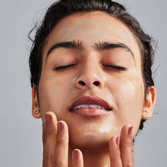 Earth To Skin Super Greens Cucumber Jelly Mask texture is a light gel that feels refreshing