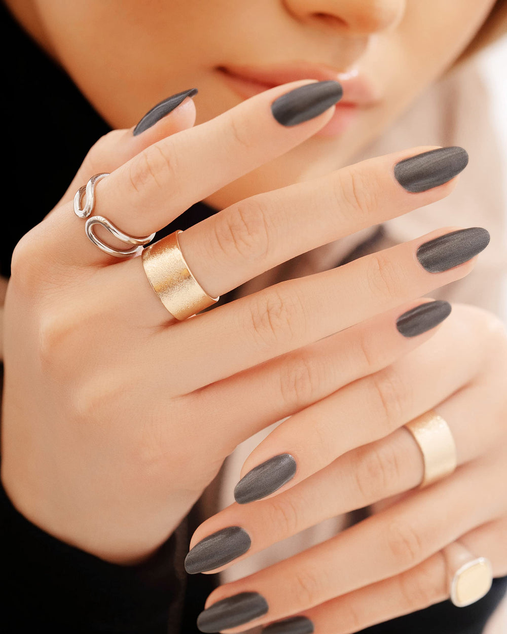 Gelish Xpress Dip provides calcium and biotin support for nails