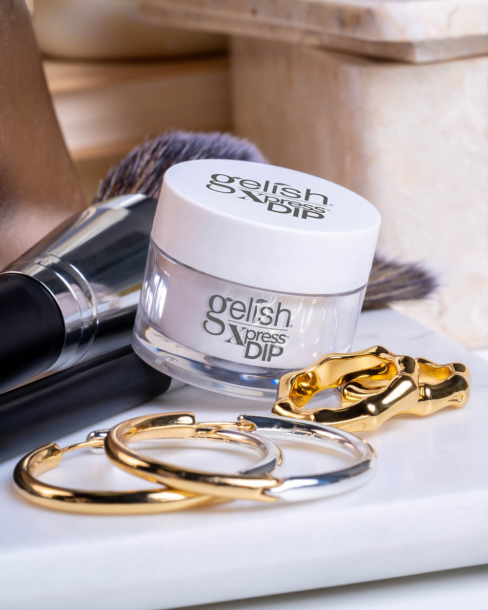 Gelish Xpress Dip brush designed to avoid gummy brushes during use