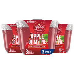 Glade Apple Of My Pie candle, a 3-wick jar delivering festive aroma for cozy gatherings.