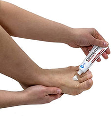Dispensing tube of Globe Clotrimazole enables quick, controlled application.