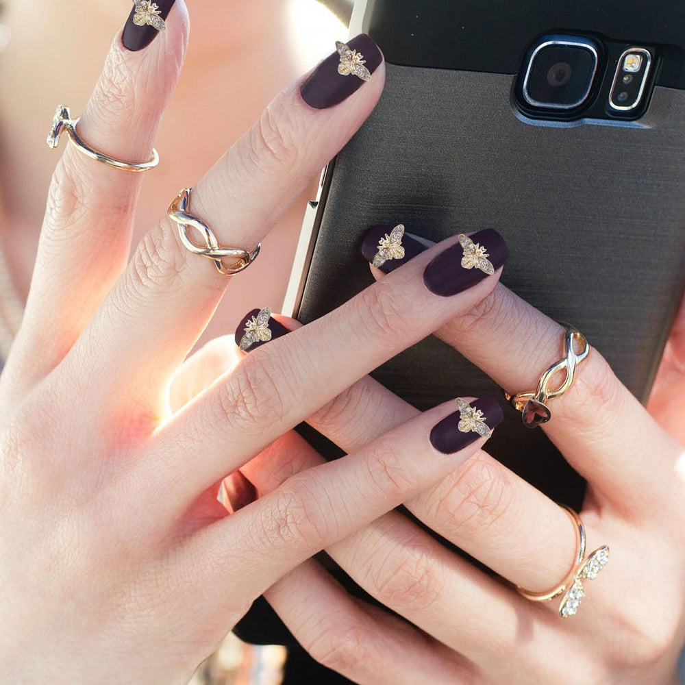 Healeved environmentally friendly alloy ensures comfortable wear for daily manicures.