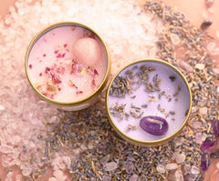 Inspireyes 2-pack soy wax candles in portable tin with rose quartz and amethyst crystals