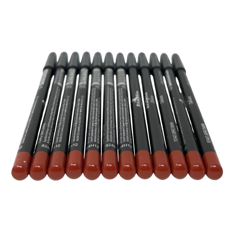 Italia-Deluxe Ultra Fine Lip Liner 1040 Brown closeup shows creamy, precise application.