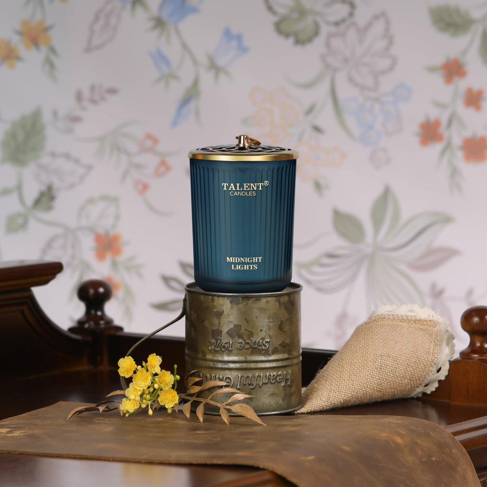 Gift-ready jar candle suitable for women and men in traditional packaging