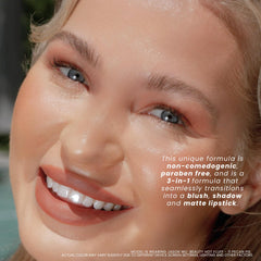 Jason Wu Hot Fluff blush en mejilla para un look cohesivo