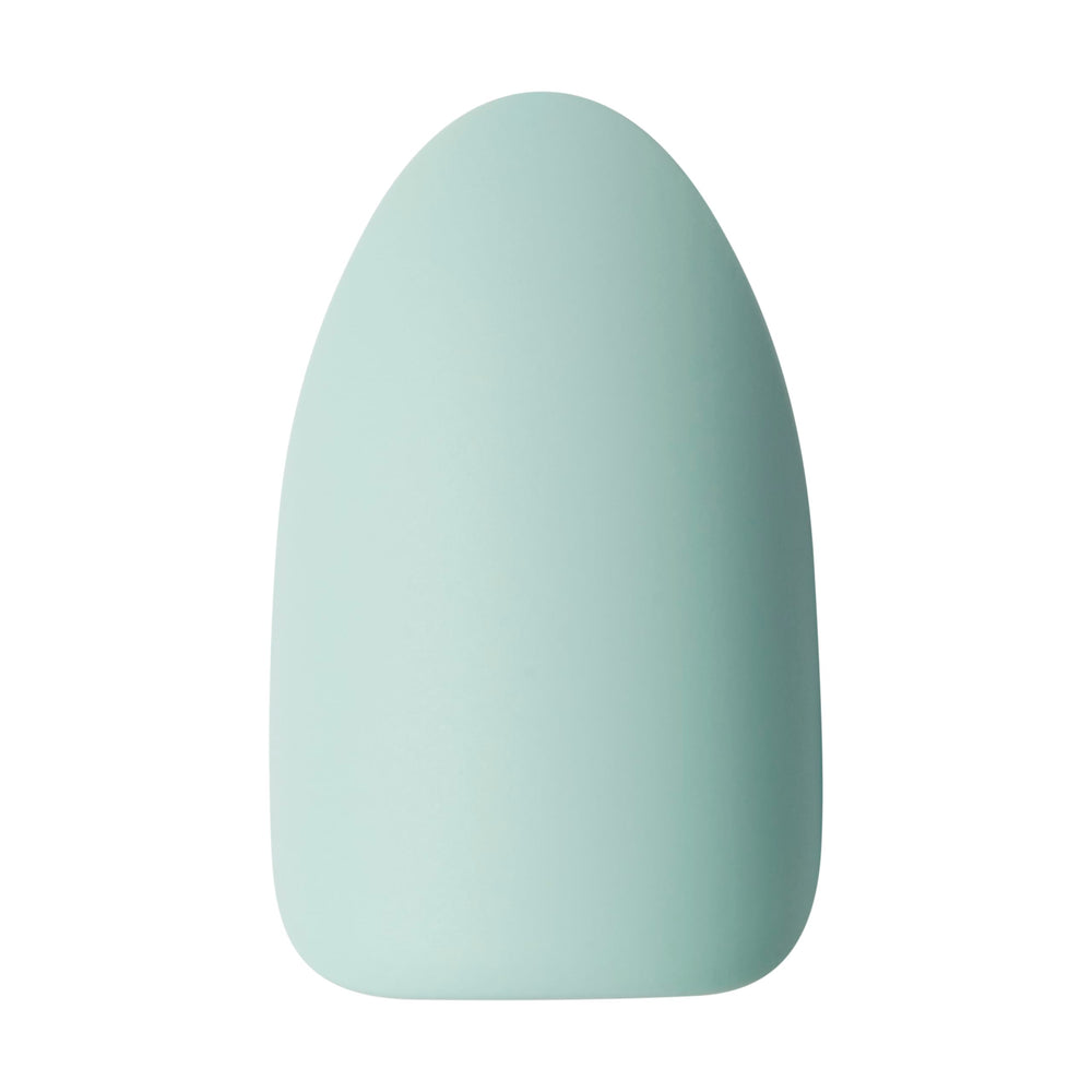 KISS imPRESS Durable, waterproof hold designed for daily activities.