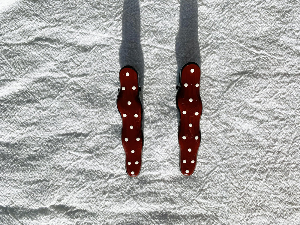 Lemeilleur thick-thin hair-friendly barrette enables quick, reliable updos