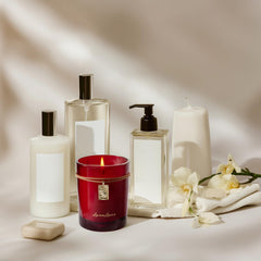 LunaLoved saffron-clove-raspberry top-note candle hints at vibrant fragrance.