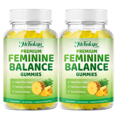 Pineapple slices with gummies for lifestyle shot
