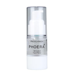 Meifen Phoera Primer texture swatch demonstrates even skin prep and pore minimization.