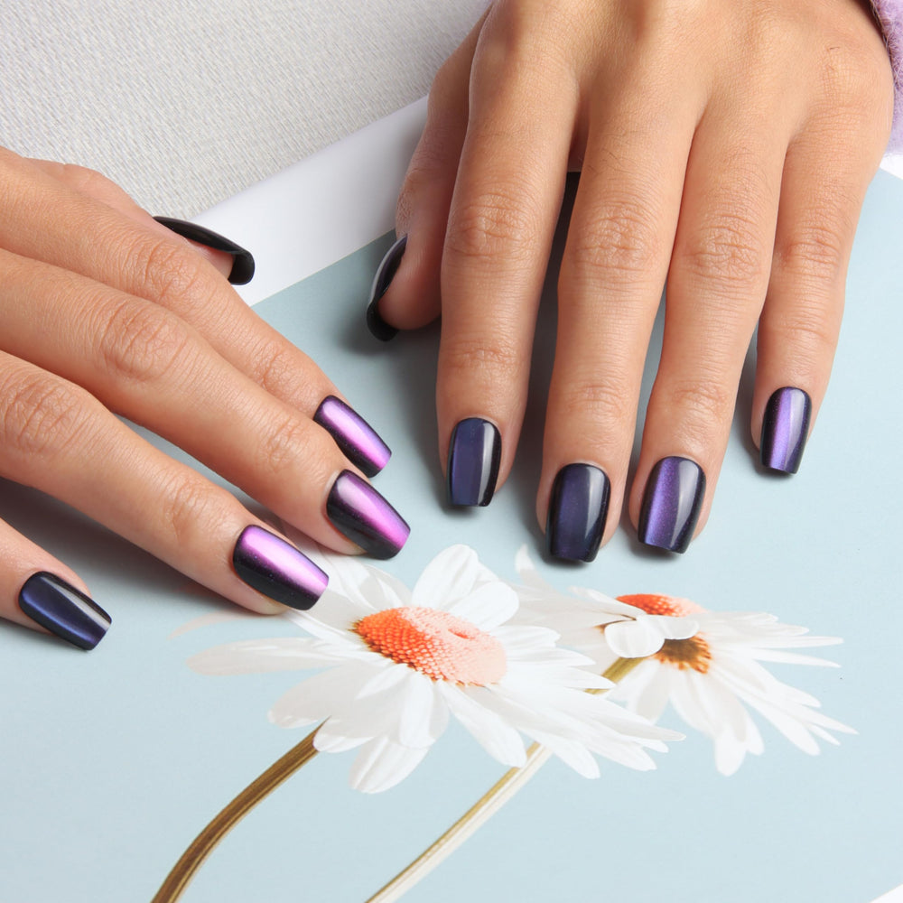 Melines 30pc cat eye nails with jelly adhesive tabs for secure wear.