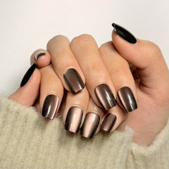 Melines 3-minute manicure with jelly adhesive and press-on nails.