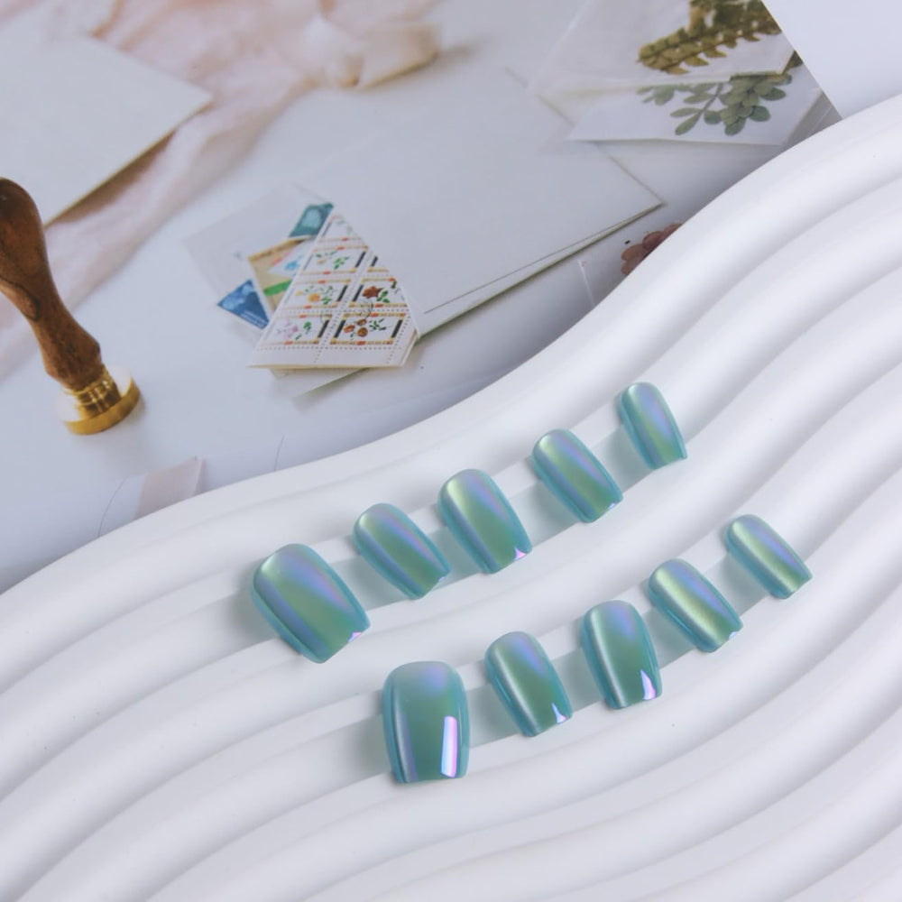Melines reusable nail kit for quick at-home style changes