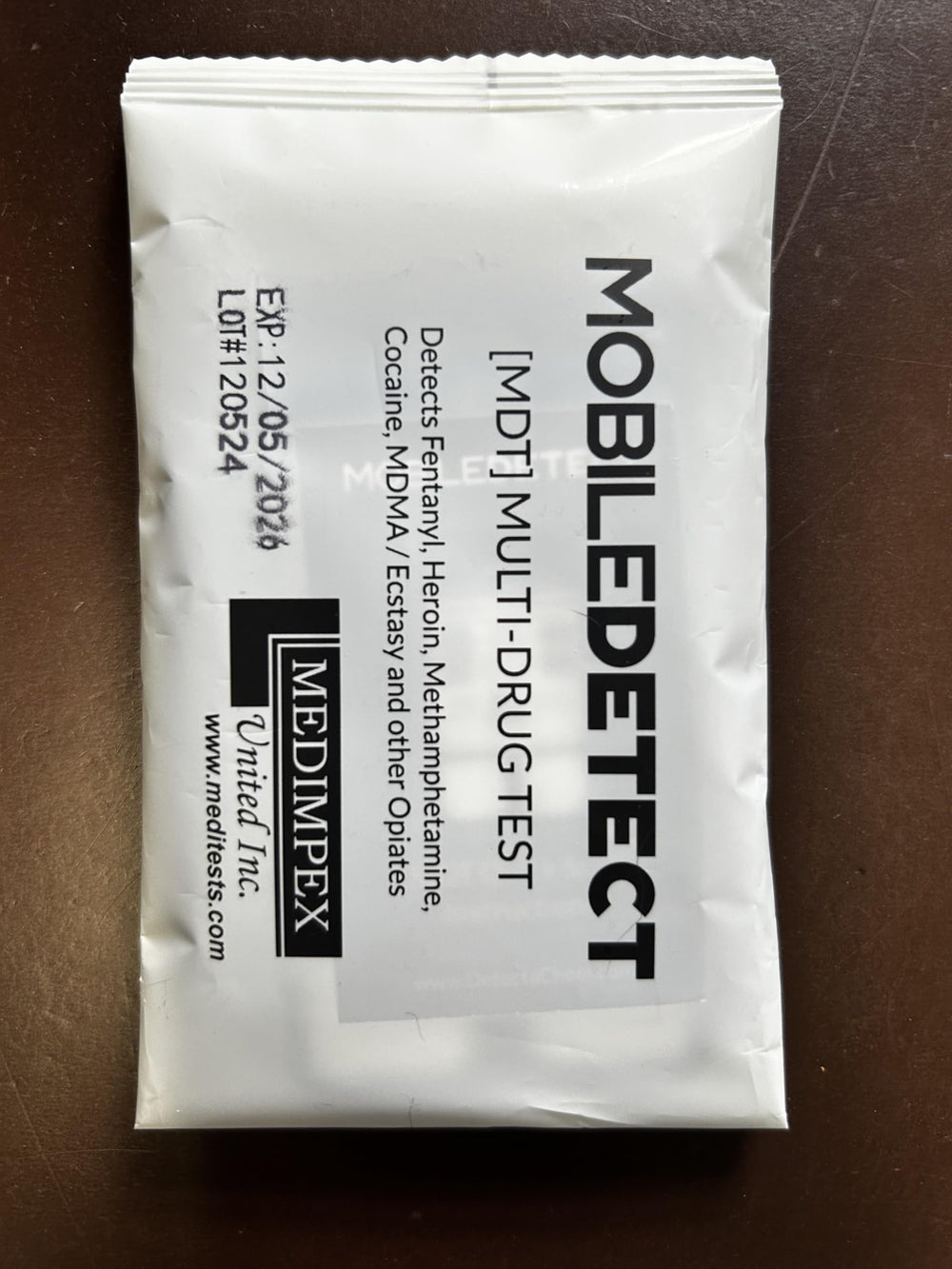 Discreet compact packaging ready for use