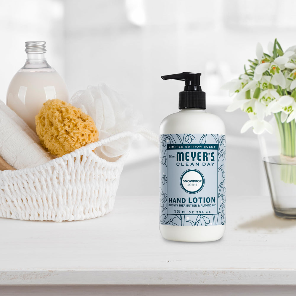 Close-up of creamy Snowdrop formula and smooth skin feeling.