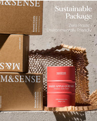 Vela sostenible con materiales vegetales y empaque reciclable.