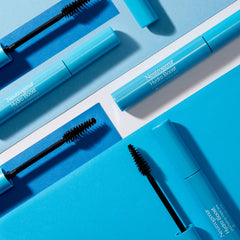 Lashes appear glossy and fuller after a single coat of mascara.