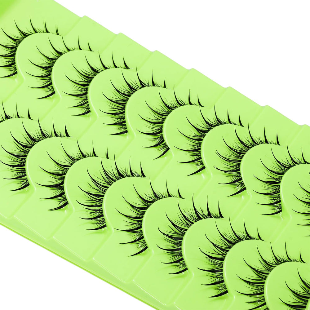 outopen 3D-inspired design blends with real lashes for subtle enhancement