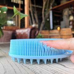Penepico sensory brush whale shape supports playful engagement during bath time.