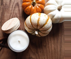 PeripetiHome pumpkin-ginger candle cork lid and clear jar evoke autumn comfort.