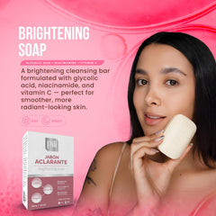 Pili Natural soap lather forms creamy foam on skin.