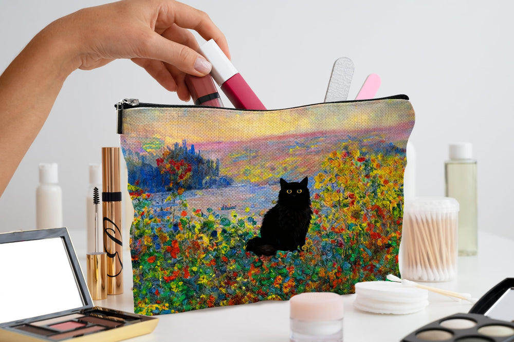 QGFM black cat gifts cosmetic bag ideal as a stylish present.