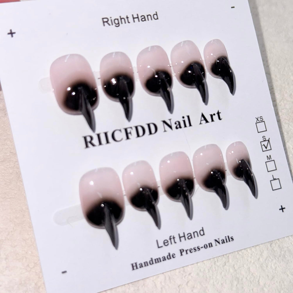 RIICFDD gradient nails blend colors for seamless, modern transitions.