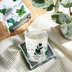 Wick close-up of the ROMIIE ZOI candle