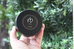 Rosbas black-metallic tin design captures modern chic home ambiance.